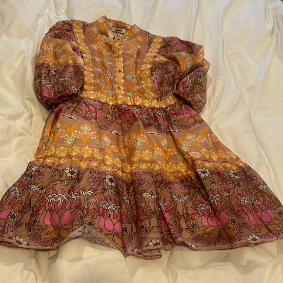 Sandro Short Dress With A Mixed Scarf Print - SOLD OUT
Size 42 - Picture 2 of 3